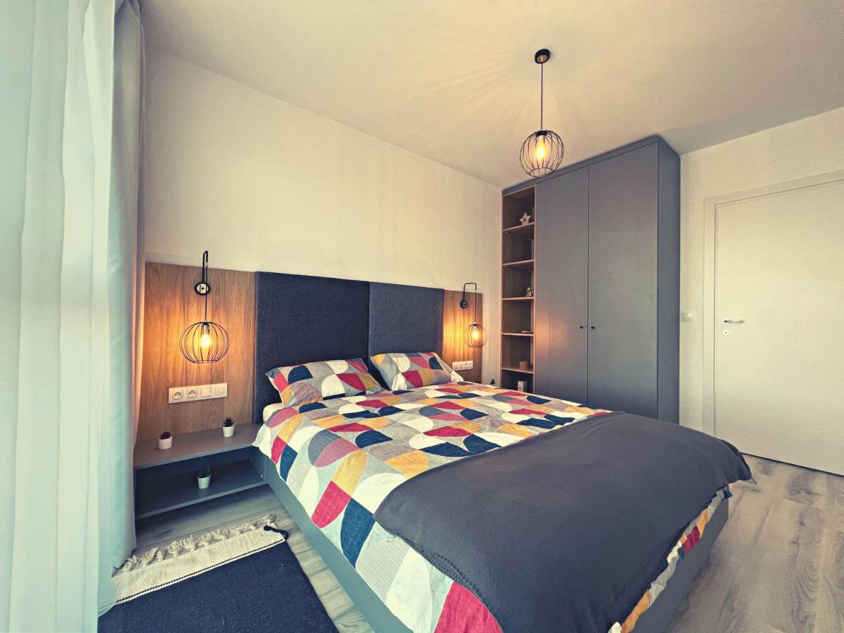 Panoramic Forest View Apartment Dumbravita  Екстер'єр фото